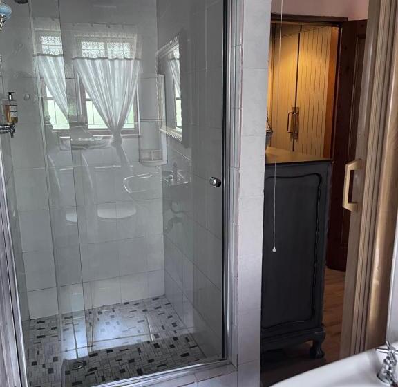 مبيت وإفطار Swallows Nest