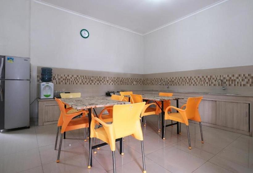 Отель Oyo 2231 D Kost