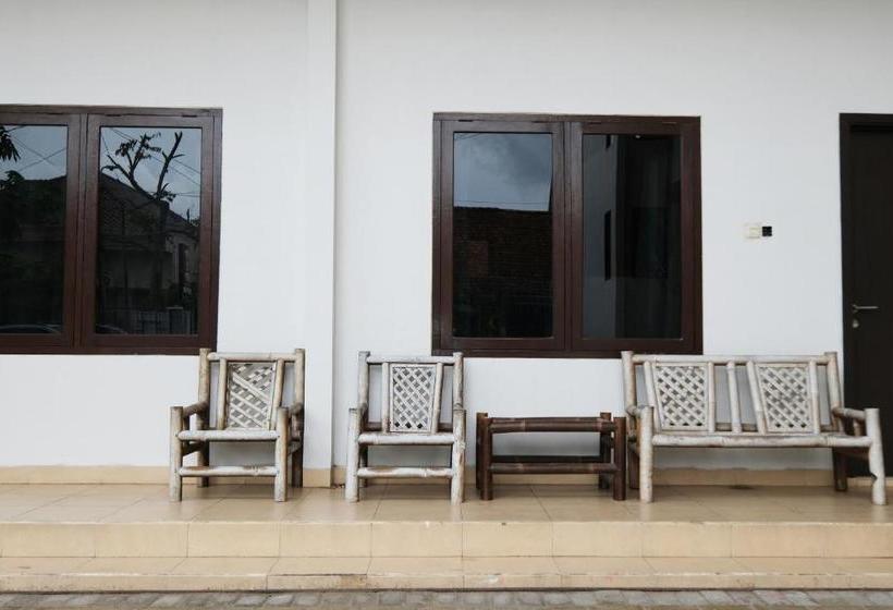 Отель Oyo 2231 D Kost