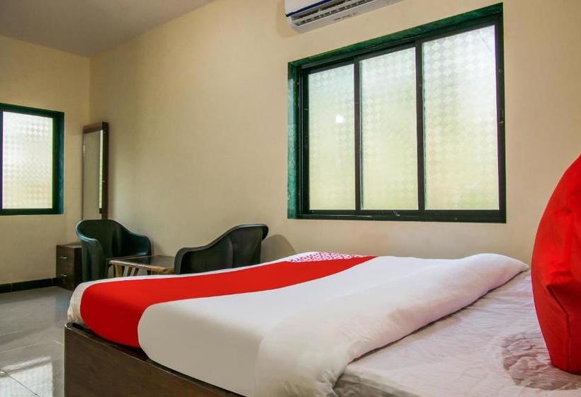 בית מלון כפרי Oyo 62729 Dg Resort