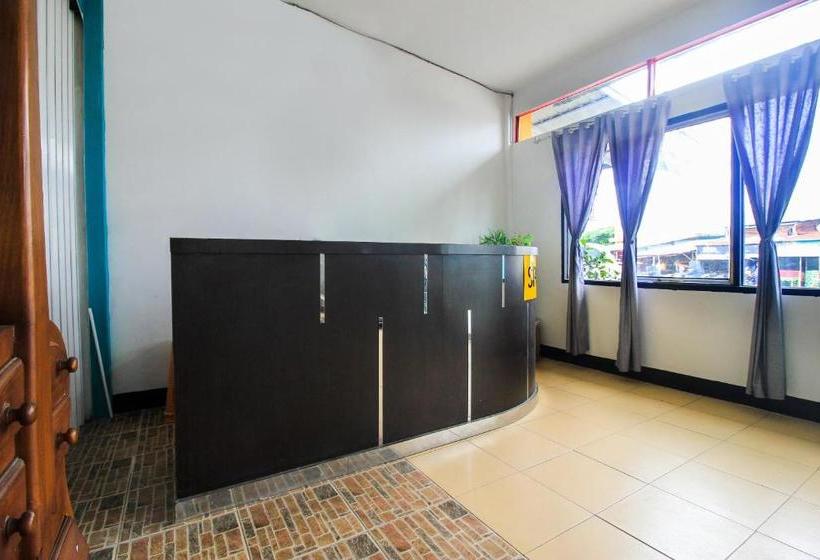 ホテル Spot On 2252 Ranira Homestay