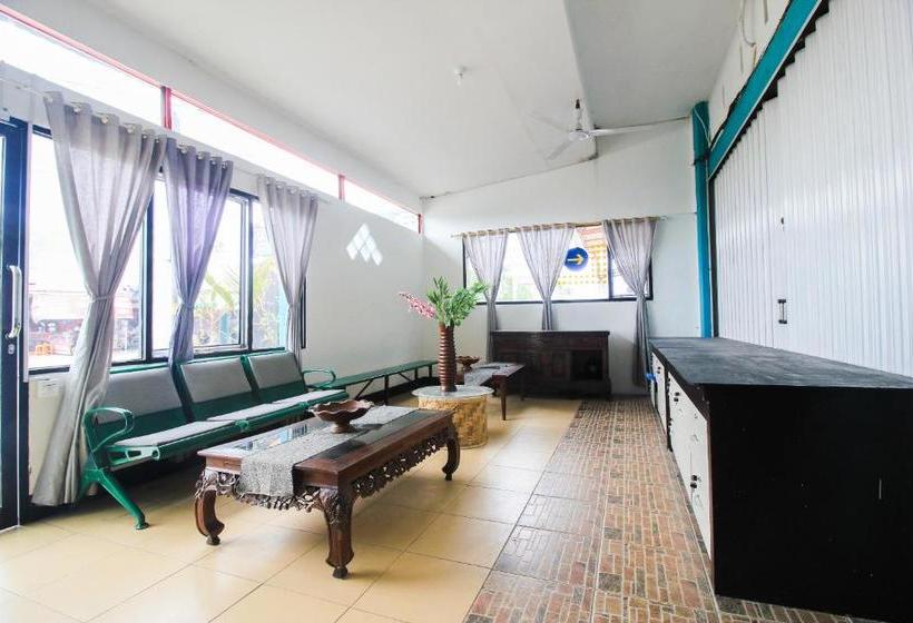 ホテル Spot On 2252 Ranira Homestay