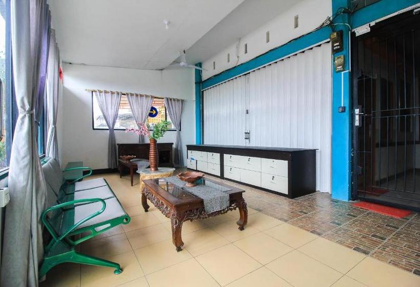 ホテル Spot On 2252 Ranira Homestay