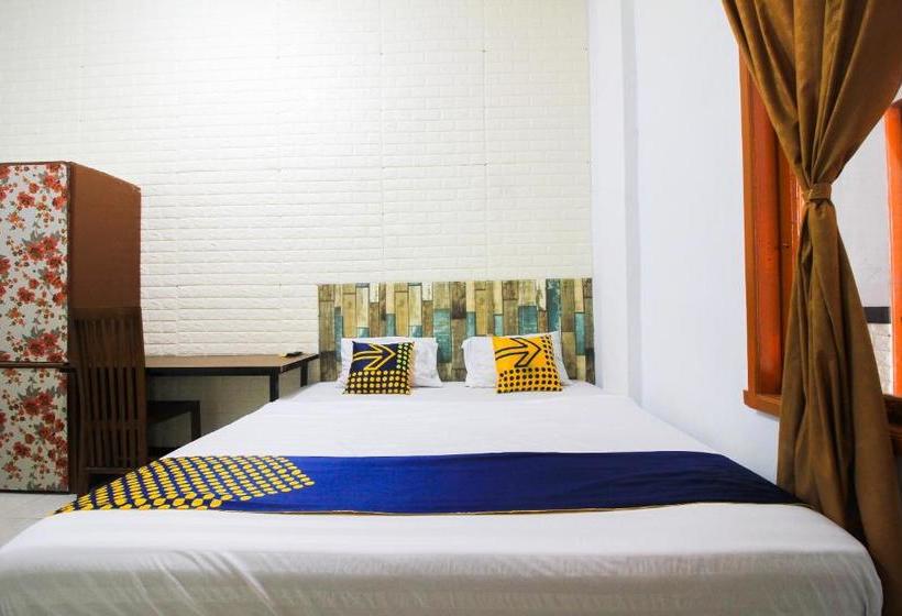 ホテル Spot On 2252 Ranira Homestay