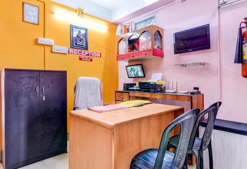 هتل Spot On 66024  Bee Dee Residency