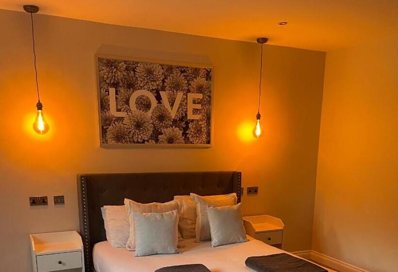 هتل The Station Restaurant & Bar