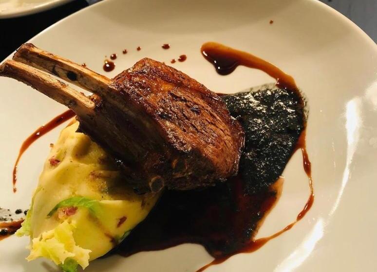 هتل The Station Restaurant & Bar