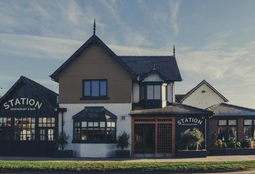 هتل The Station Restaurant & Bar