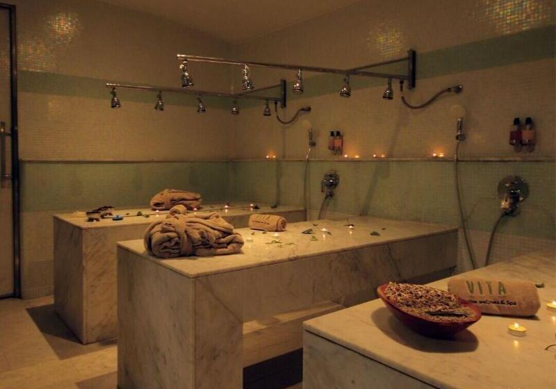 New Hotel Piscine Wellness & Spa