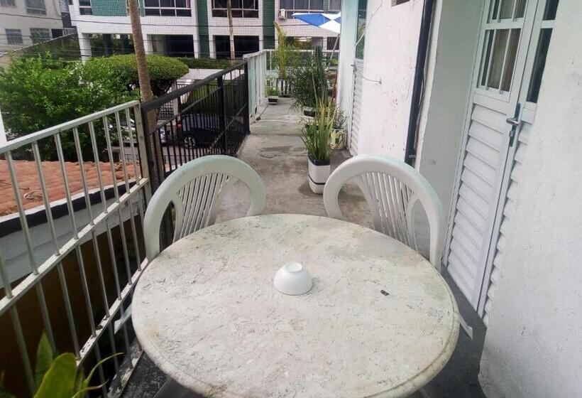 펜션 The Place Hostel