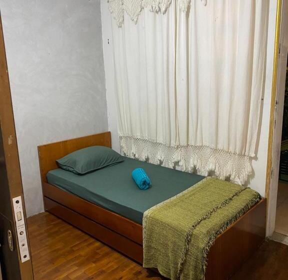 펜션 The Place Hostel