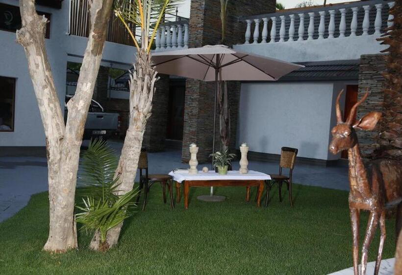 펜션 Travetel Or Tambo Airport