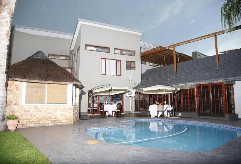 펜션 Travetel Or Tambo Airport