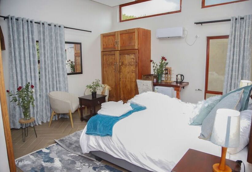 ペンション Travetel Or Tambo Airport