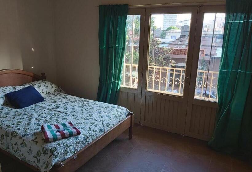 هاستل Habitaciones Villa Blosset