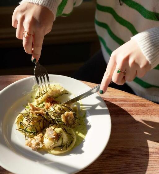 旅馆 The Grosvenor Arms