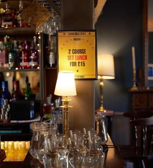 旅馆 The Grosvenor Arms