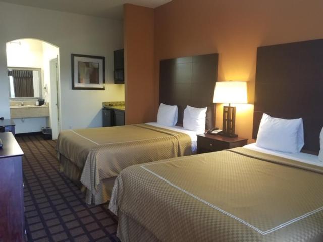 בית מלון כפרי Executive Inn & Suites