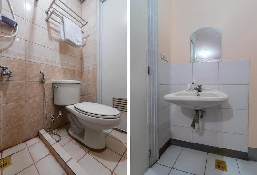 בית מלון כפרי Oyo 239 Tayuman Commercial Center