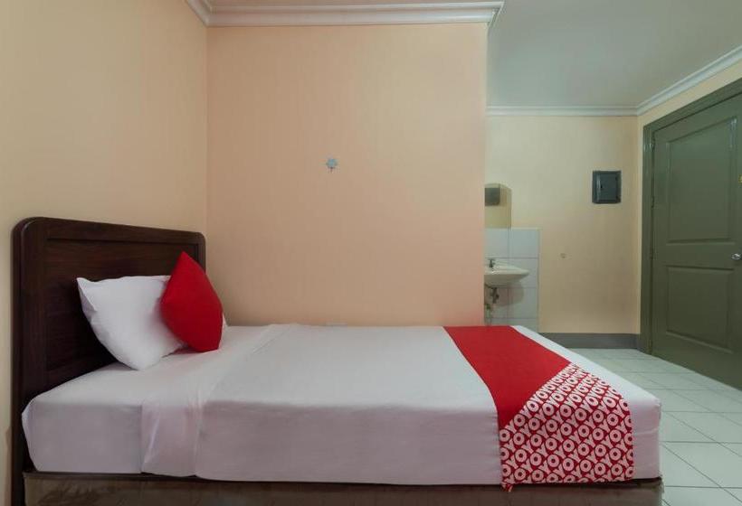 בית מלון כפרי Oyo 239 Tayuman Commercial Center