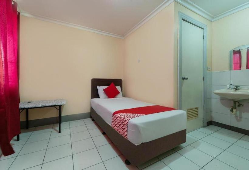 בית מלון כפרי Oyo 239 Tayuman Commercial Center