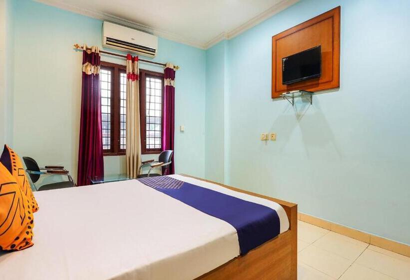 Отель Spot On Kk Lodge