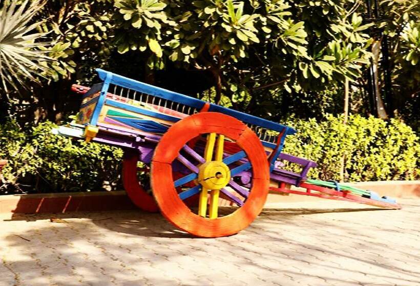 בית מלון כפרי Veergarh The Resort