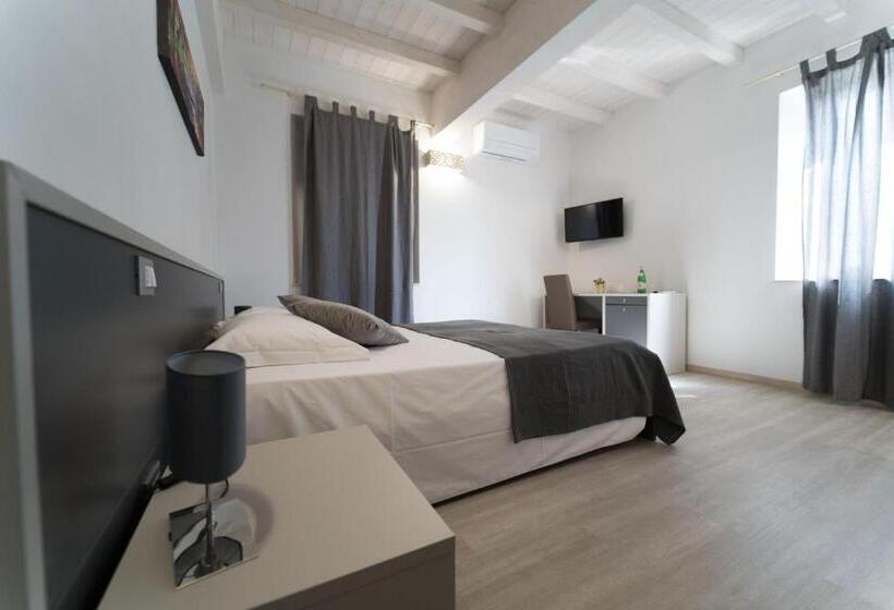 بنسيون Claudio Rooms