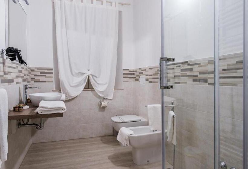 بنسيون Claudio Rooms