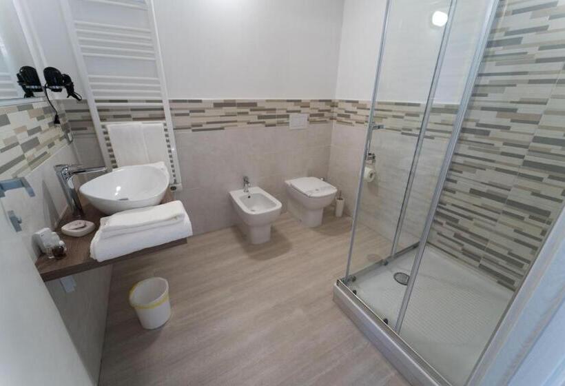 بنسيون Claudio Rooms