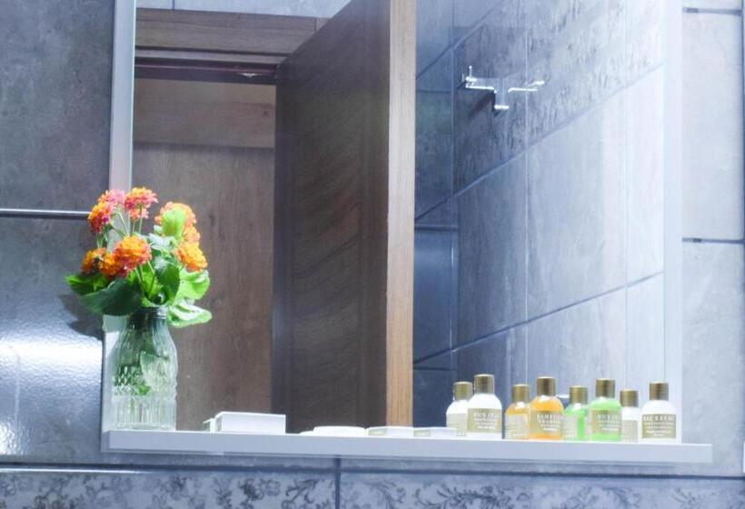 ペンション Golden Palms Guest House & Cafe