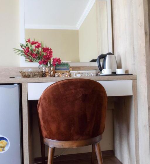 ペンション Golden Palms Guest House & Cafe