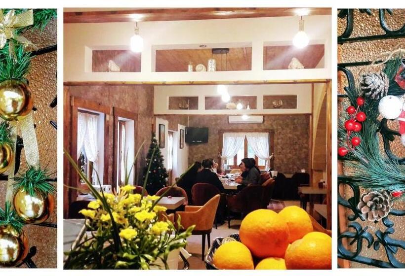 ペンション Golden Palms Guest House & Cafe