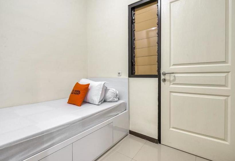 Пансион Koolkost Syariah Near Kaza Mall Surabaya