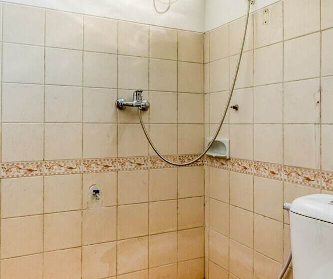 膳宿费 Reddoorz Syariah Near Gor Ken Arok