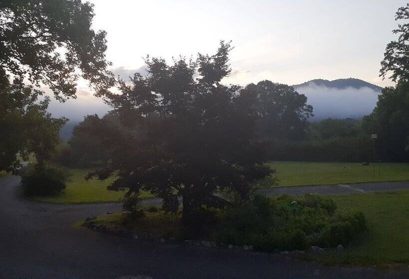 ユースホステル Laughing Heart Lodge