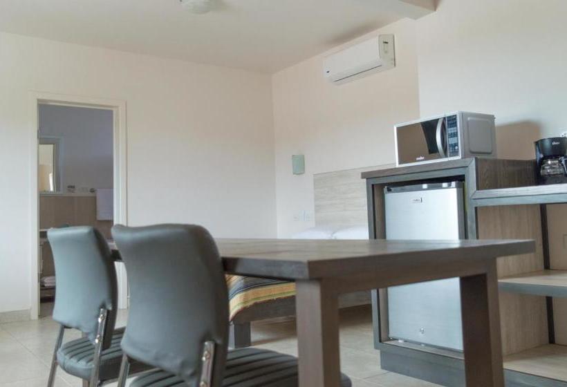 Общежитие Magnolias Suites