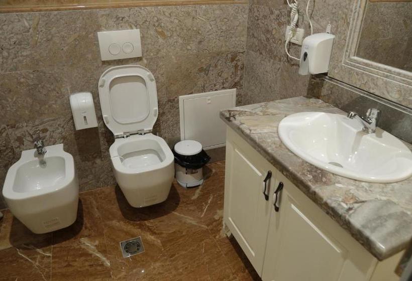 בית מלון כפרי Castle Konti