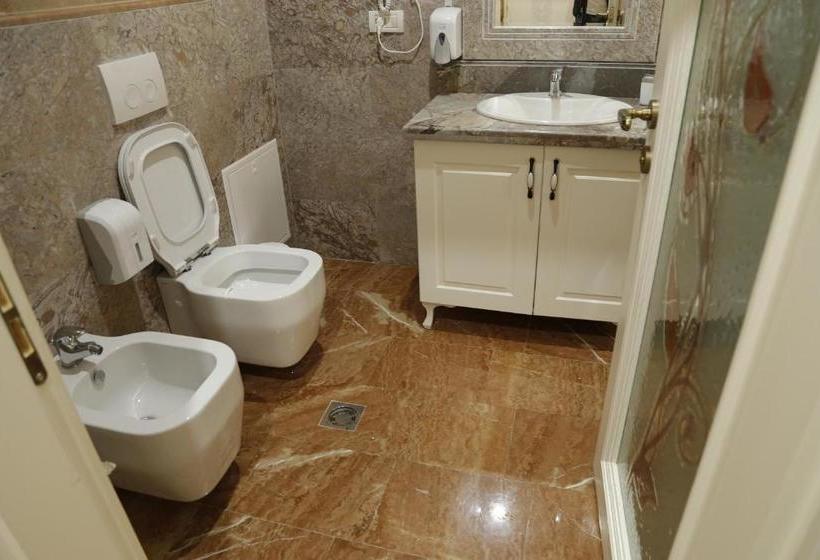 בית מלון כפרי Castle Konti