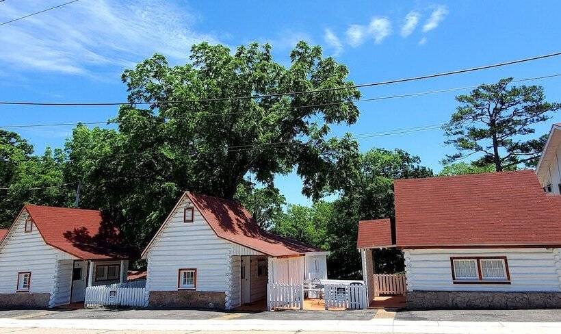 هتل Log Cabin Inn