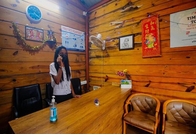 ホテル Mariners Bay Beach Resort