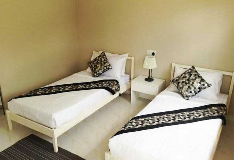 هتل Cenang Langkawi House