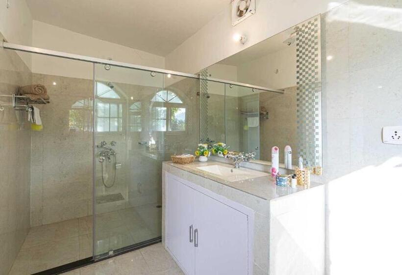 فندق Stayvista At Brickwood Hill With Outdoor Infinity Pool & Jacuzzi