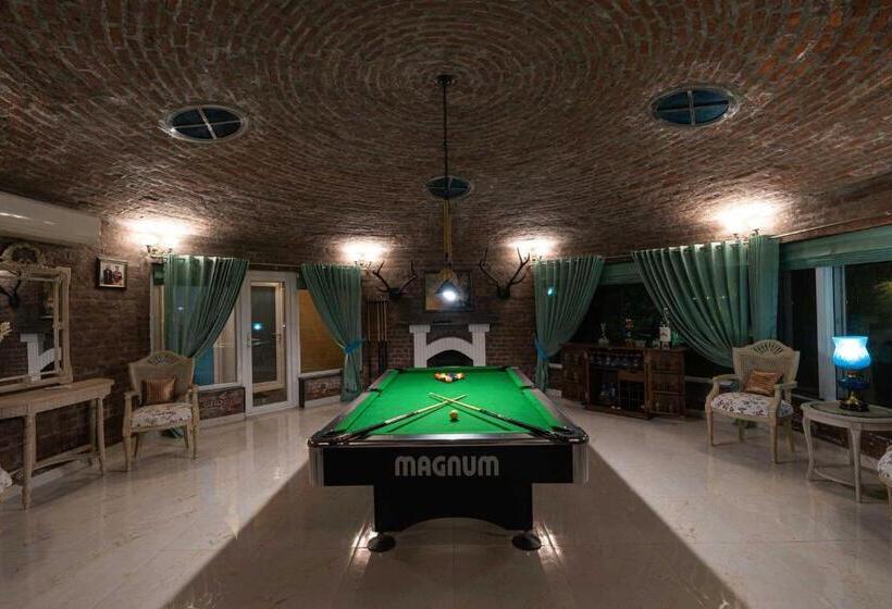 فندق Stayvista At Brickwood Hill With Outdoor Infinity Pool & Jacuzzi