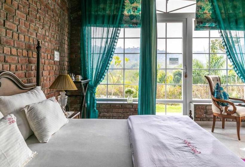 فندق Stayvista At Brickwood Hill With Outdoor Infinity Pool & Jacuzzi