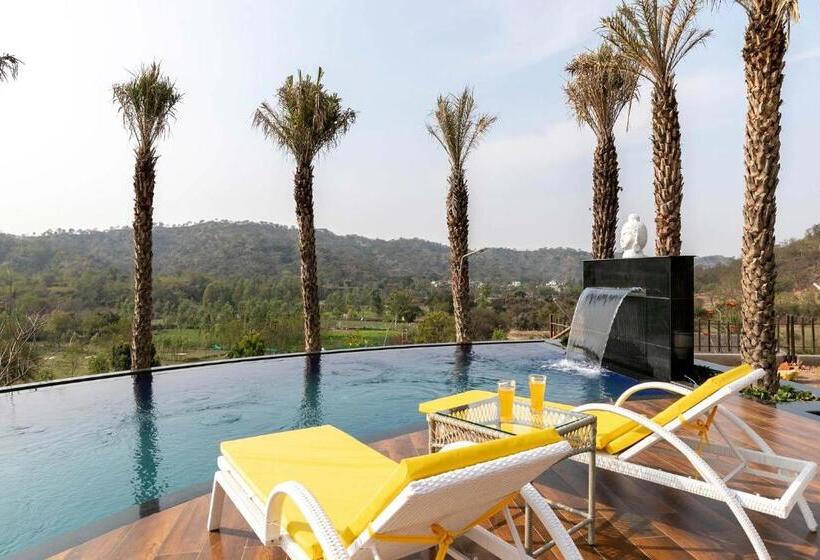 فندق Stayvista At Brickwood Hill With Outdoor Infinity Pool & Jacuzzi