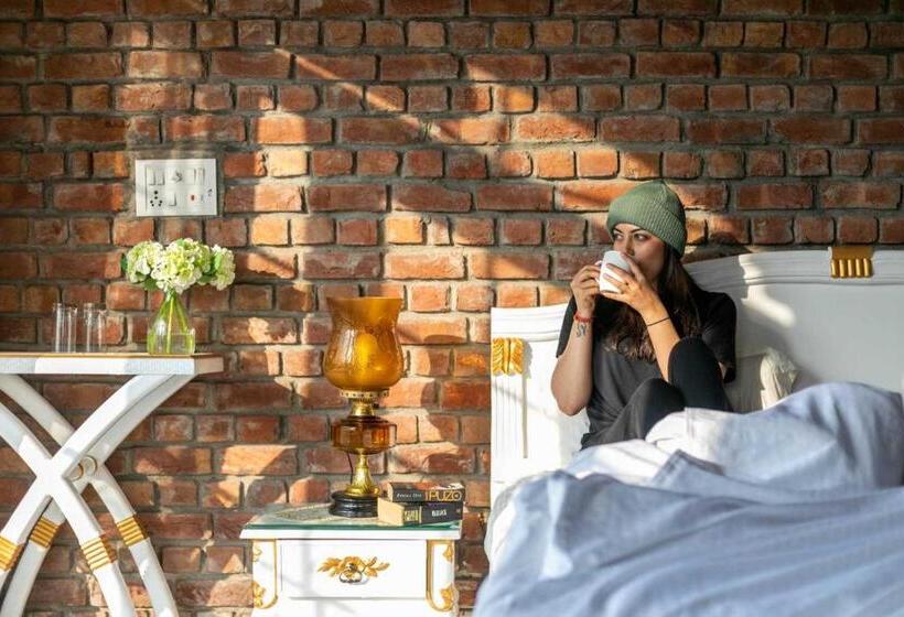 فندق Stayvista At Brickwood Hill With Outdoor Infinity Pool & Jacuzzi