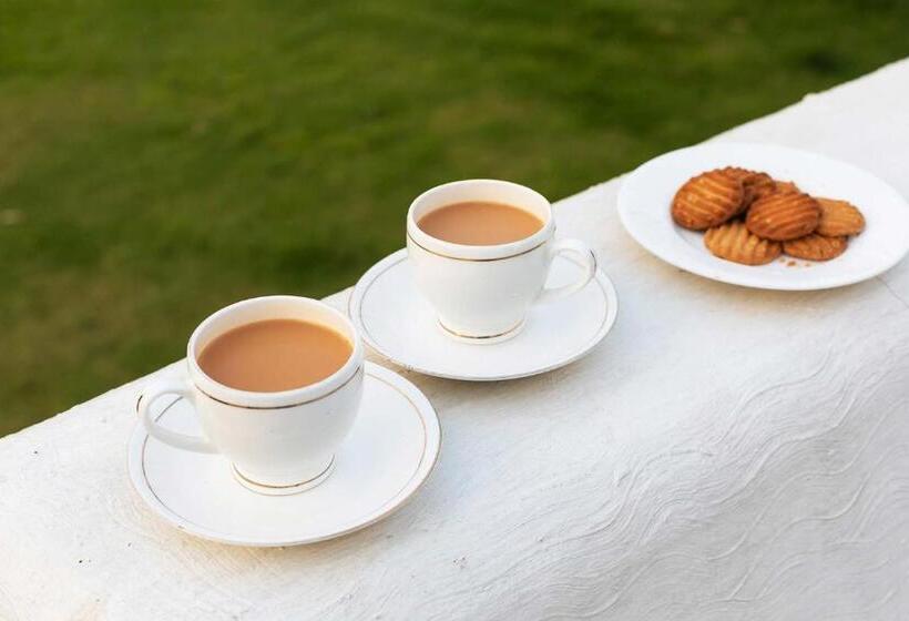 فندق Stayvista At Brickwood Hill With Outdoor Infinity Pool & Jacuzzi