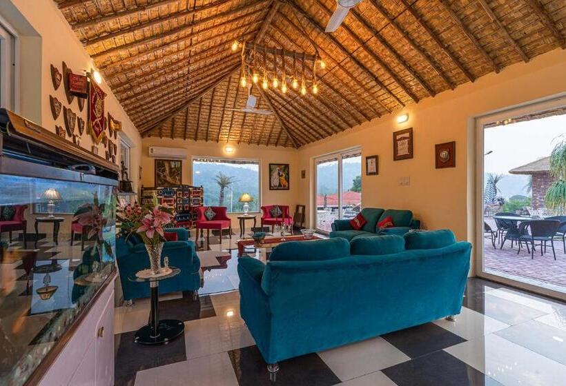 فندق Stayvista At Brickwood Hill With Outdoor Infinity Pool & Jacuzzi