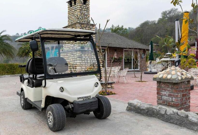 فندق Stayvista At Brickwood Hill With Outdoor Infinity Pool & Jacuzzi